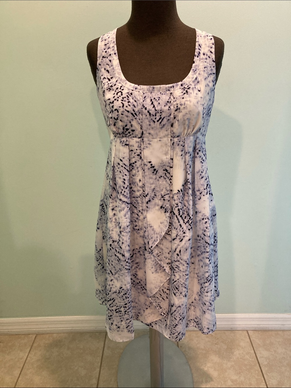Sleeveless White and Navy Printed Scoop Neck Dress